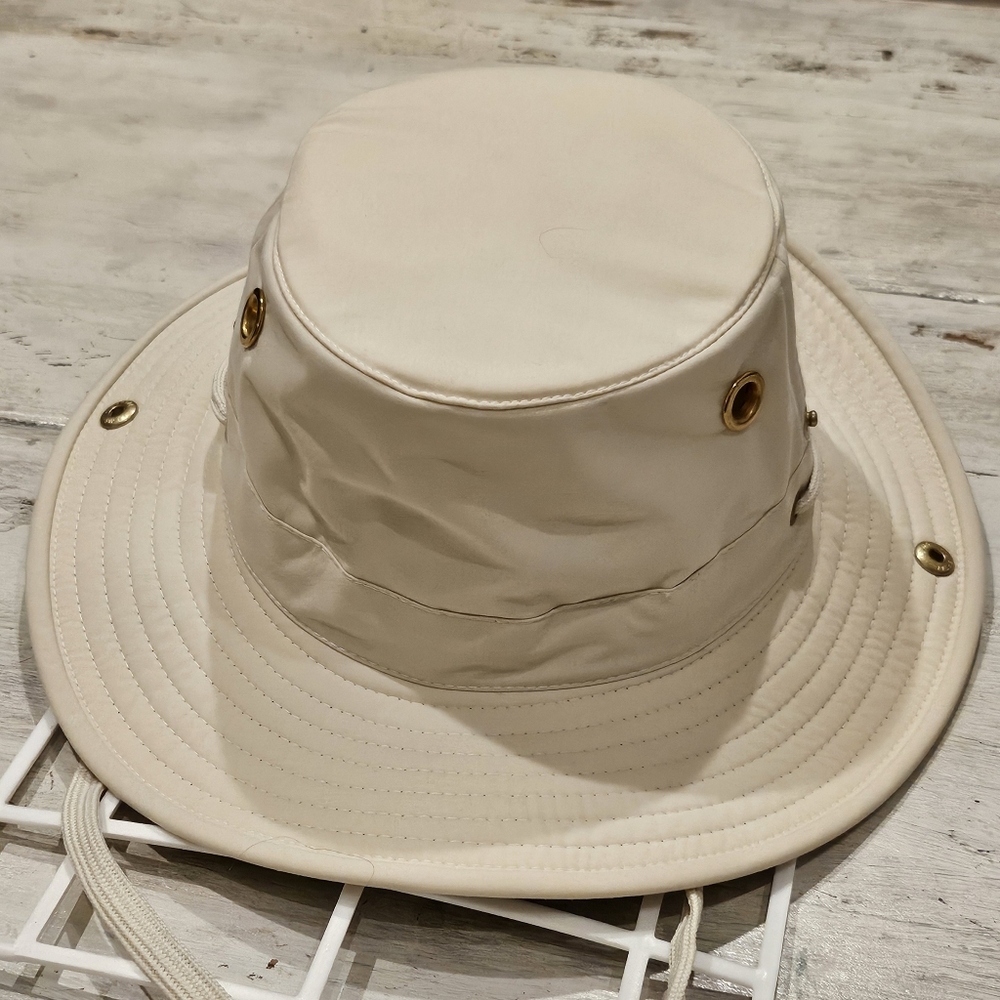NWOT Tilley LT3 Classic Wanderer Safari Sun Hat - Cream - Size 7